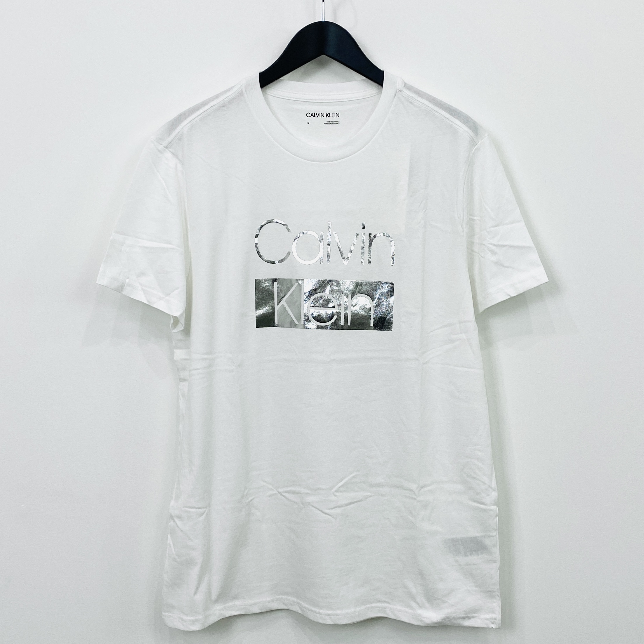 《SALE》30%OFF!【Calvin Klein】カルバンクライン /  箔プリントTシャツ / WHITE