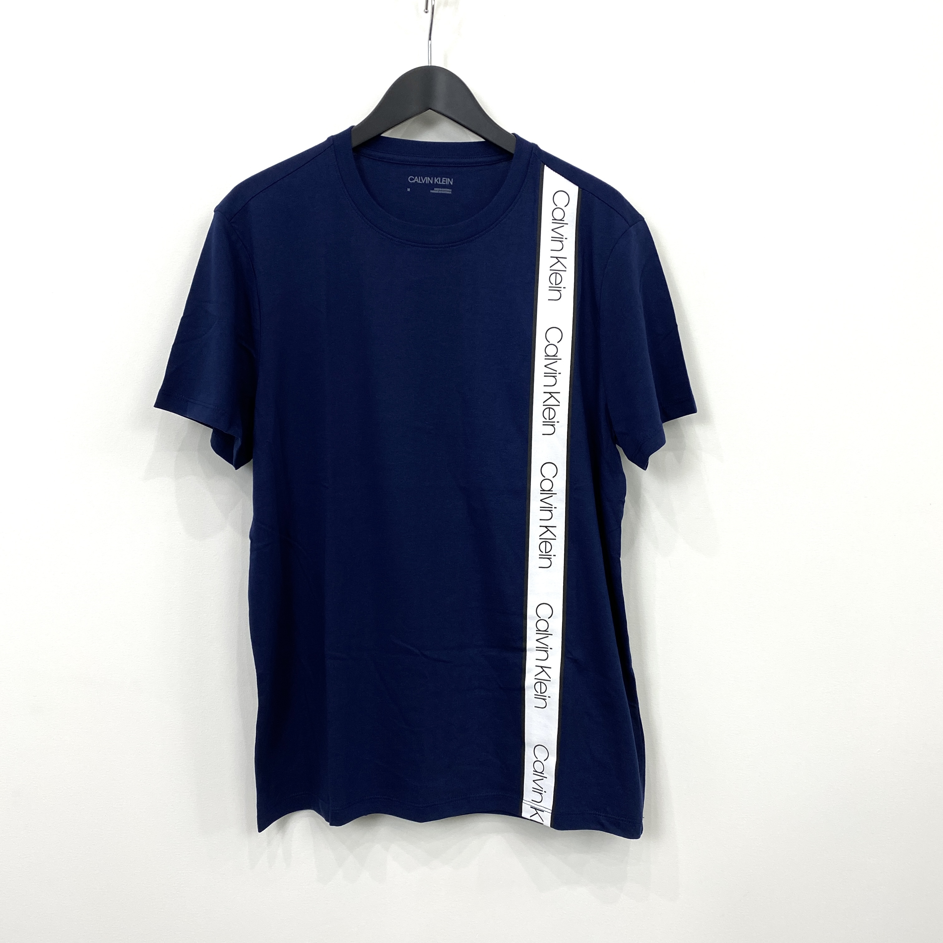 《SALE》30%OFF!【Calvin Klein】カルバンクライン /  タテロゴTシャツ / NAVY