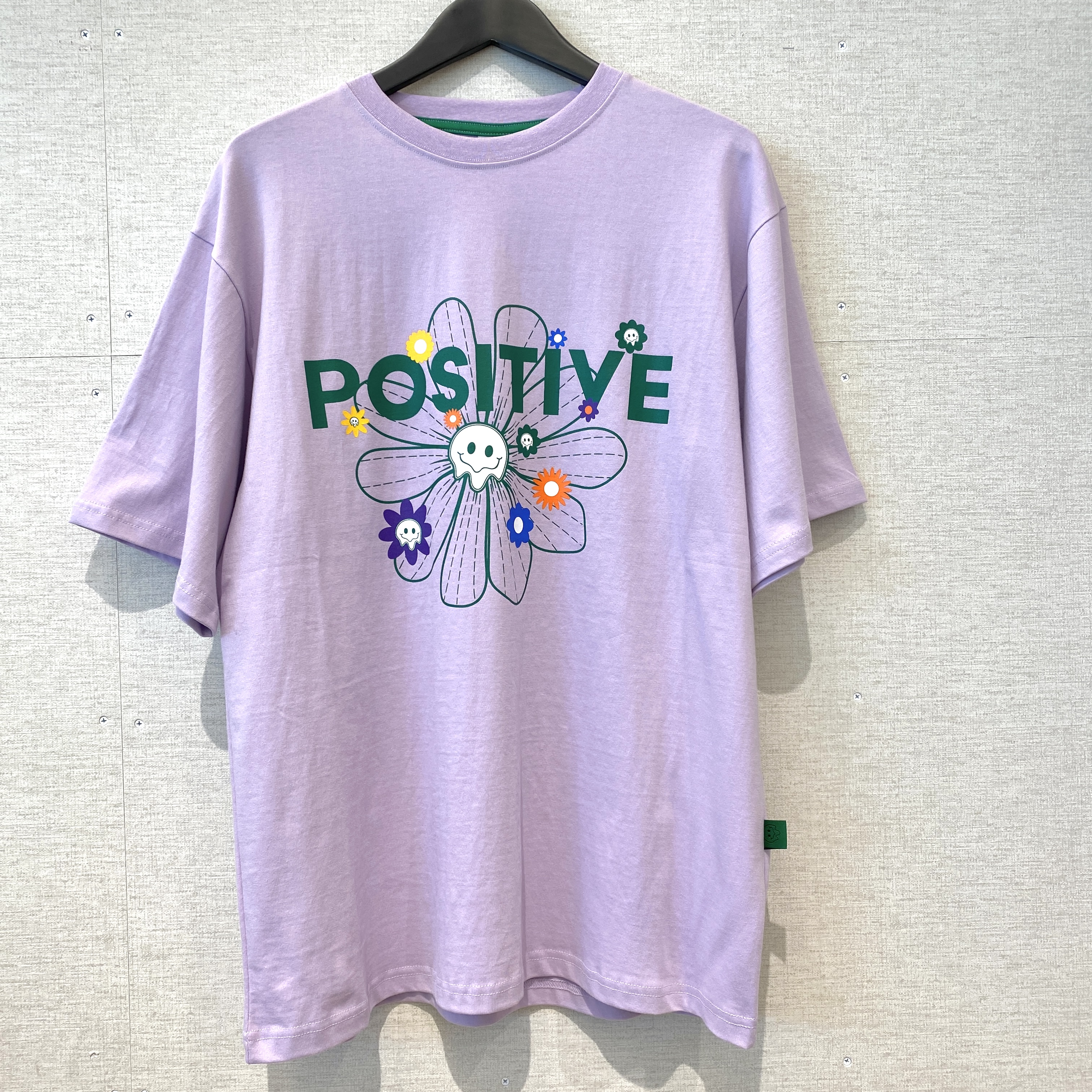 【POSITIVE】韓国ストリート /  スマイルフラワーロゴTシャツ / パープル